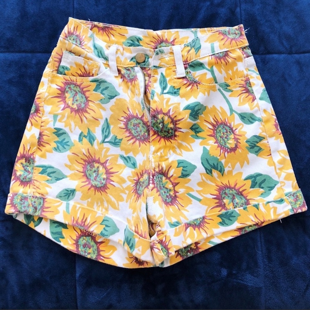 Sunflower Printed Shorts🌻